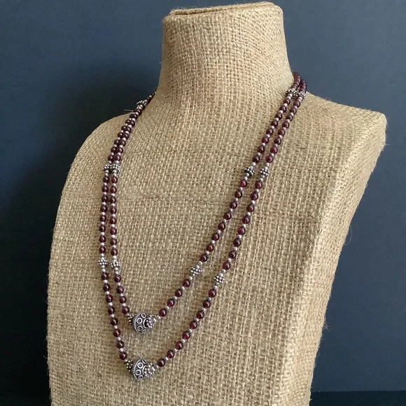 Vintage 925 s silver genuine garnet beaded necklace.